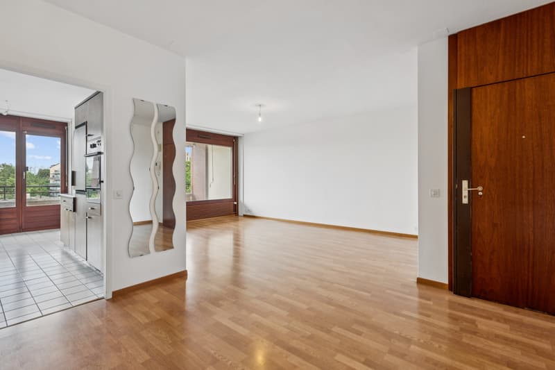 EXCLUSIVITE - Bel appartement de 4 pièces en étage élevé (2)