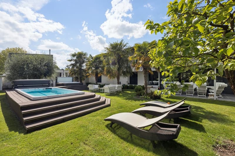 Villa contemporaine dans un cadre privilégié (1)