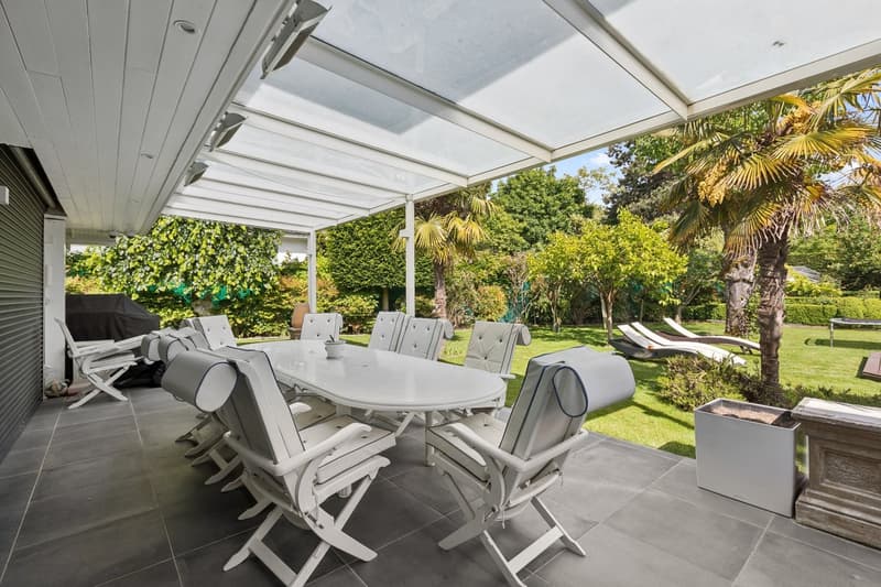Villa contemporaine dans un cadre privilégié (2)