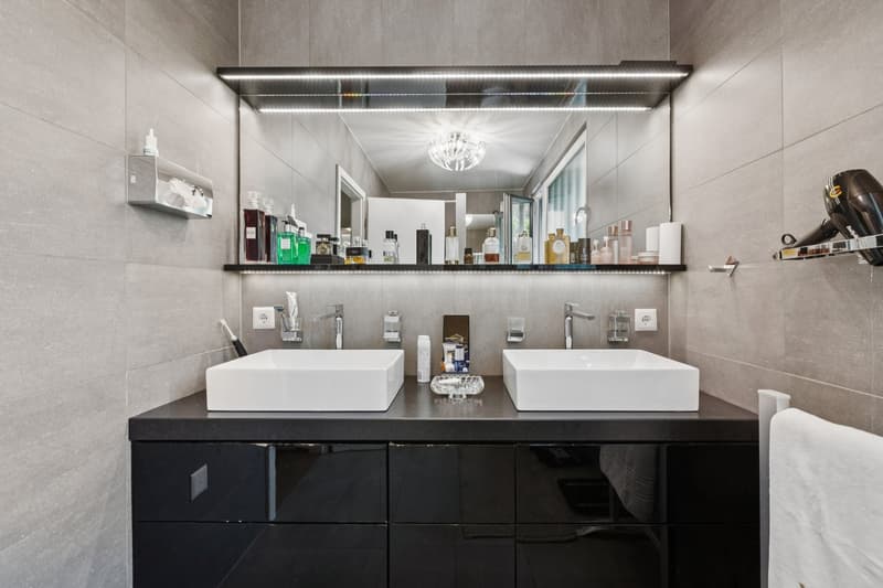 Villa contemporaine dans un cadre privilégié (8)