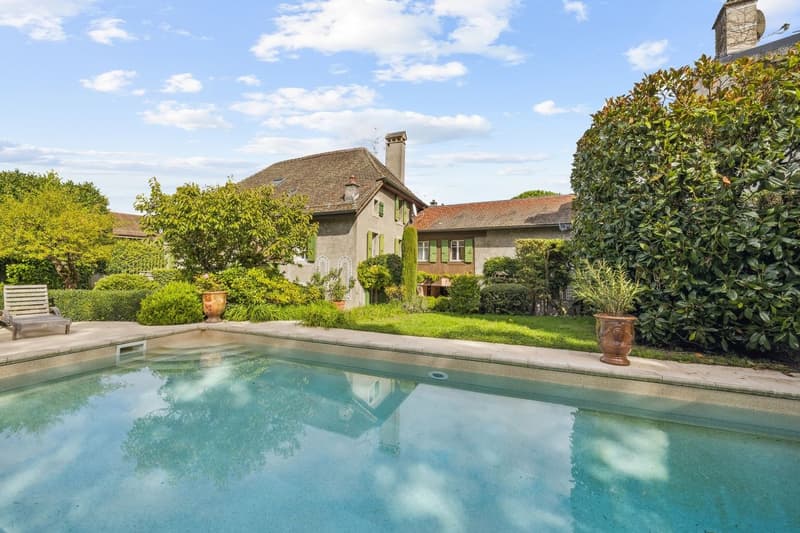 EXCLUSIVITÉ : Rare Demeure Villageoise du XVIIIème siècle avec Piscine (1)