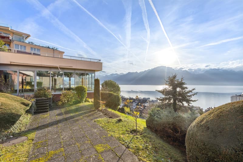 En exclusivité : Appartement à rénover avec vue exceptionnelle (12)