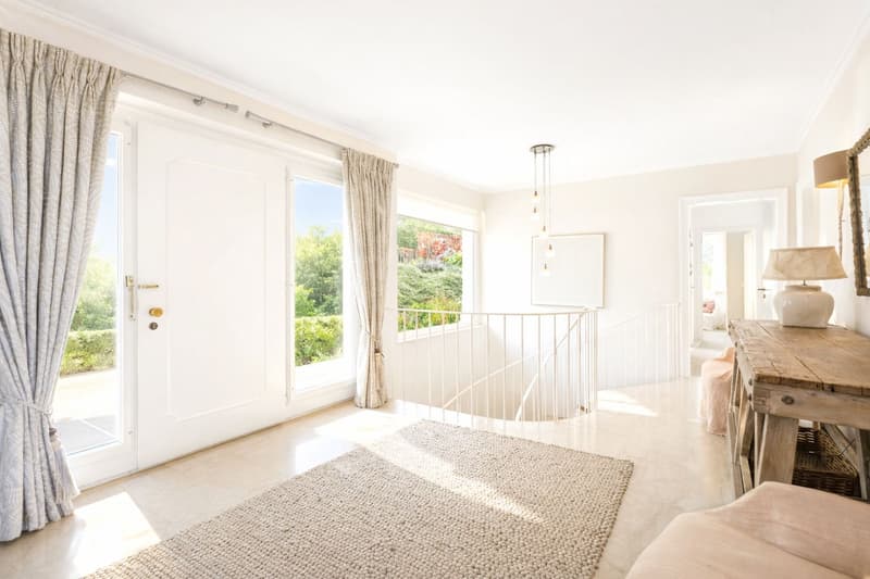 Magnifique villa avec vue panoramique sur le lac et les montagnes (9)