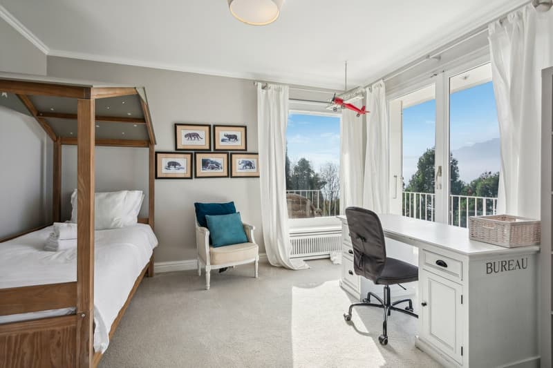 Magnifique villa avec vue panoramique sur le lac et les montagnes (12)