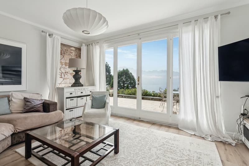 Magnifique villa avec vue panoramique sur le lac et les montagnes (6)