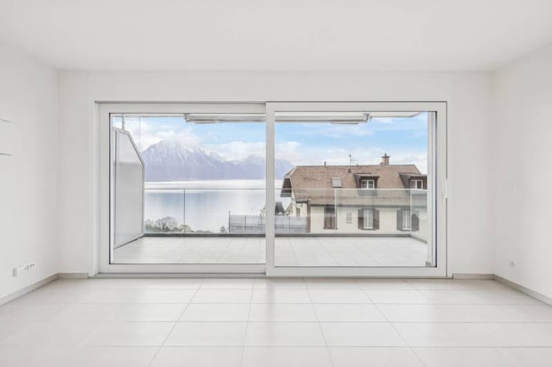 appartement de 2 chambres avec vue sur le lac et excellente position. (7)