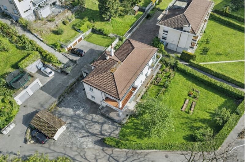 Dans maison individuelle, 4 1/2 pces avec terrasse et jardin privatif (1)