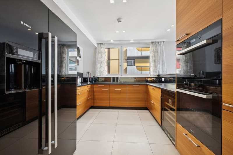 Exclusivité Sotheby's à deux pas du lac ! (8)