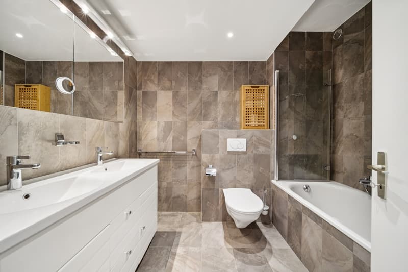 Rare à la vente, appartement situé sur le fameux Quai des Fleurs (9)