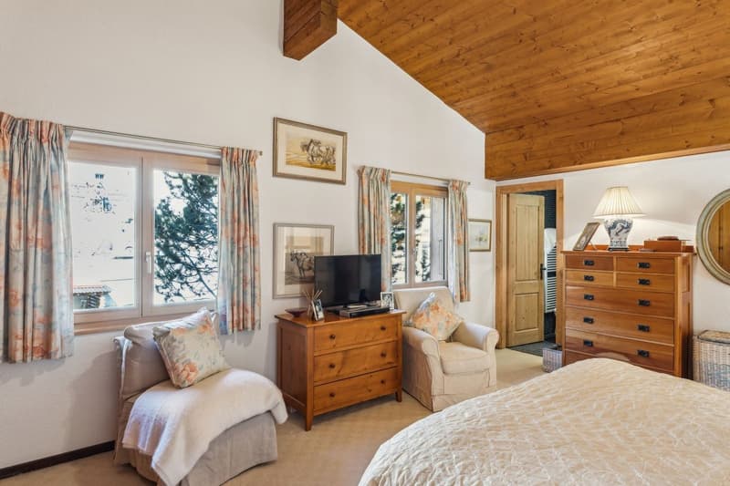 EXCLUSIVITE - CHALET ATYPIQUE - CENTRE VILLAGE sur 2000 m2 de terrain (6)