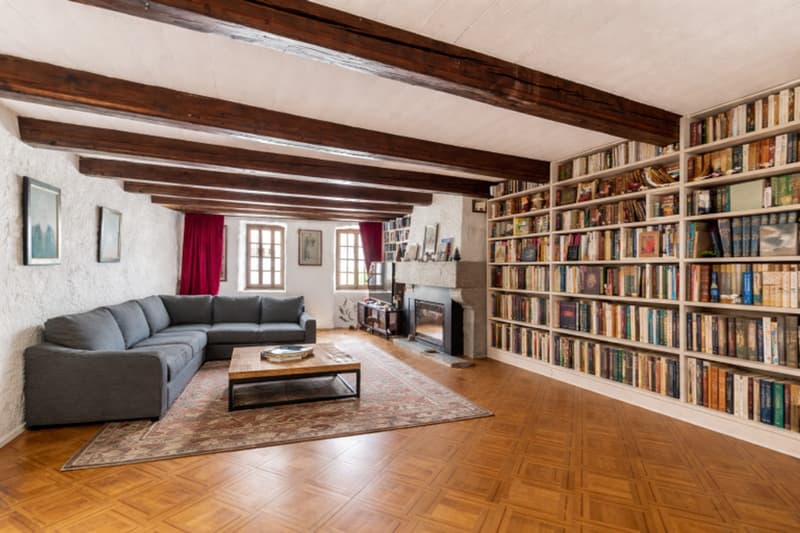 Maison villageoise de caractère balcon en toiture avec très belle vue (5)