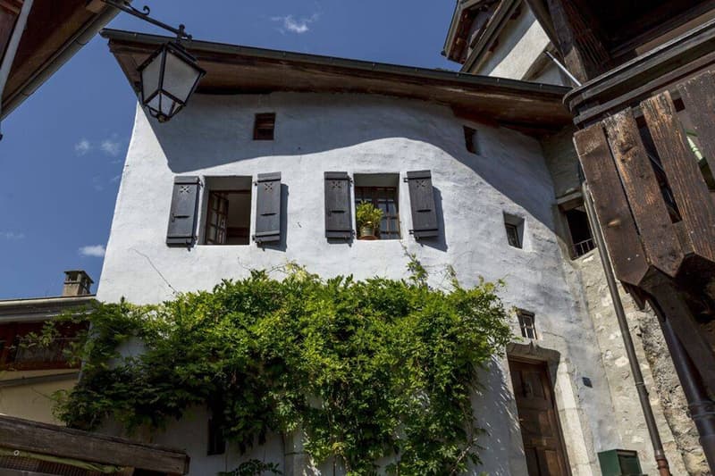 Maison villageoise de caractère balcon en toiture avec très belle vue (2)
