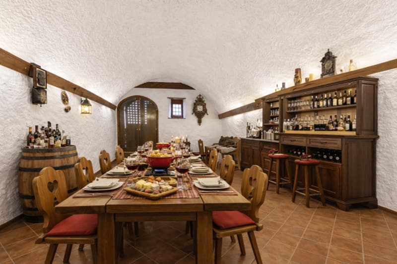 Maison villageoise de caractère balcon en toiture avec très belle vue (8)