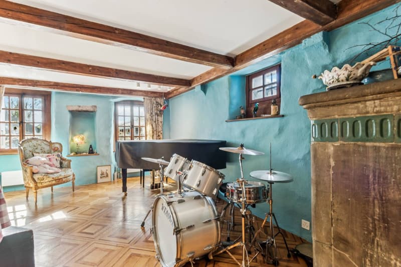 Maison villageoise de caractère balcon en toiture avec très belle vue (6)