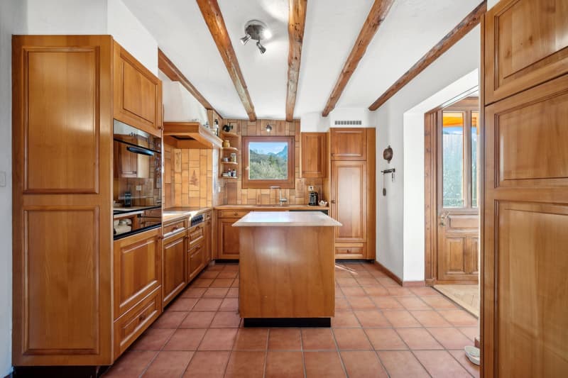 Superbe maison individuelle offrant une magnifique vue sur le lac (5)