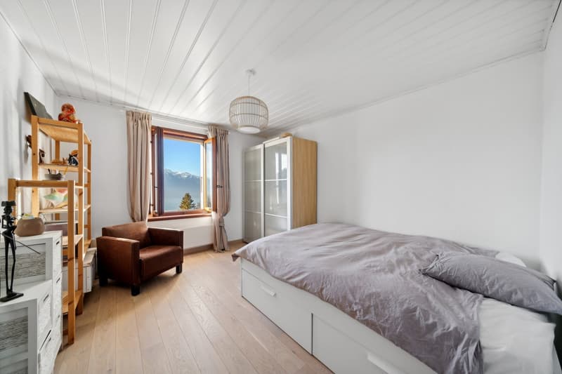 Superbe maison individuelle offrant une magnifique vue sur le lac (8)