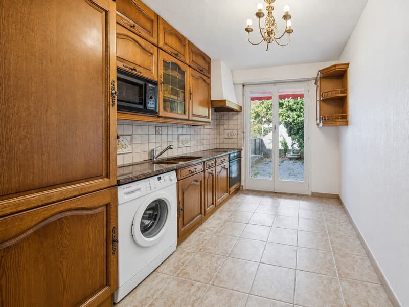 Appartement 2.5 pièces avec vaste terrasse et vue sur le Léman (7)