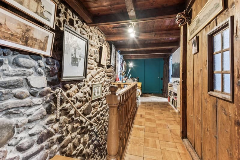 Maison villageoise de caractère balcon en toiture avec très belle vue (11)