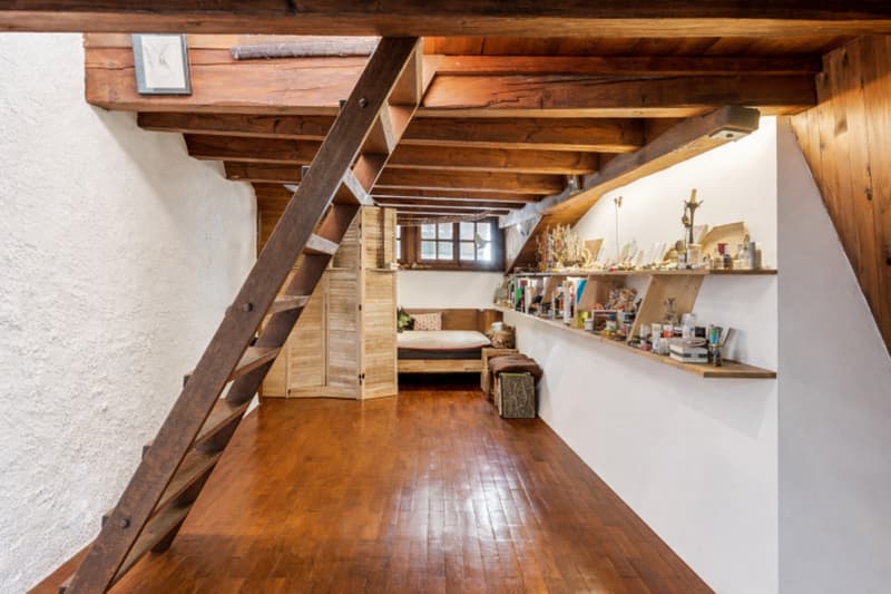 Maison villageoise de caractère balcon en toiture avec très belle vue (10)