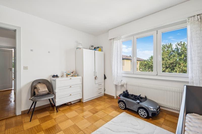 Situation idéale pour ce spacieux appartement (11)