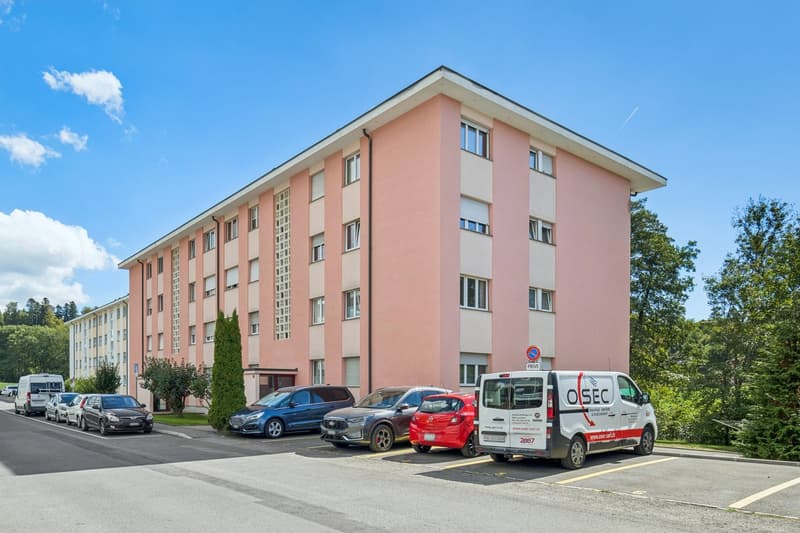 Situation idéale pour ce spacieux appartement (2)