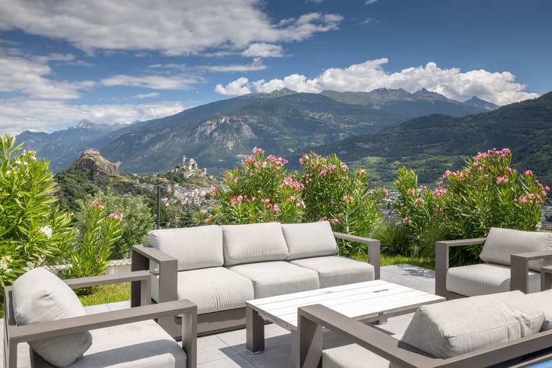 Prestigieuse villa contemporaine avec rooftop (2)
