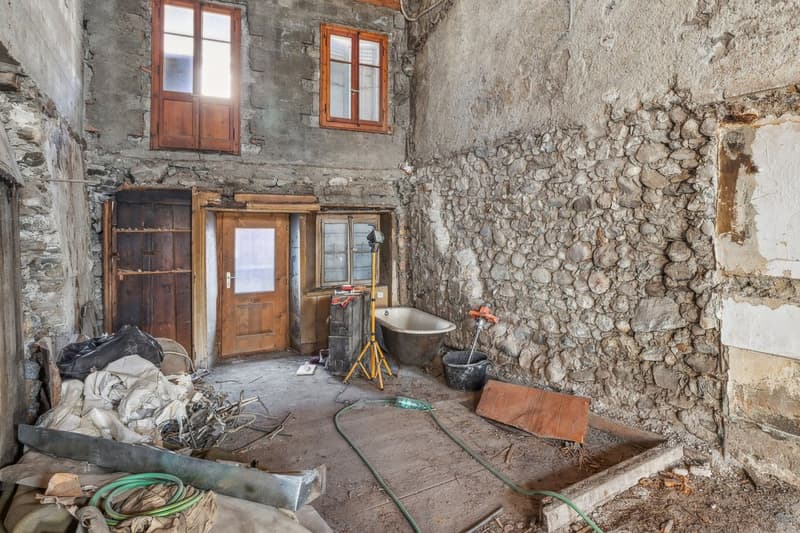 Charmante maison de village à rénover. Un projet authentique ! (4)