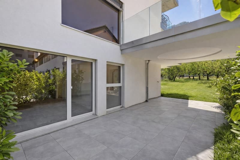Appartement neuf de 2.5 pièces avec grand jardin et terrasses (3)