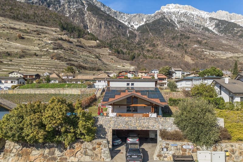 Villa spacieuse en dominance sur le village ! (2)