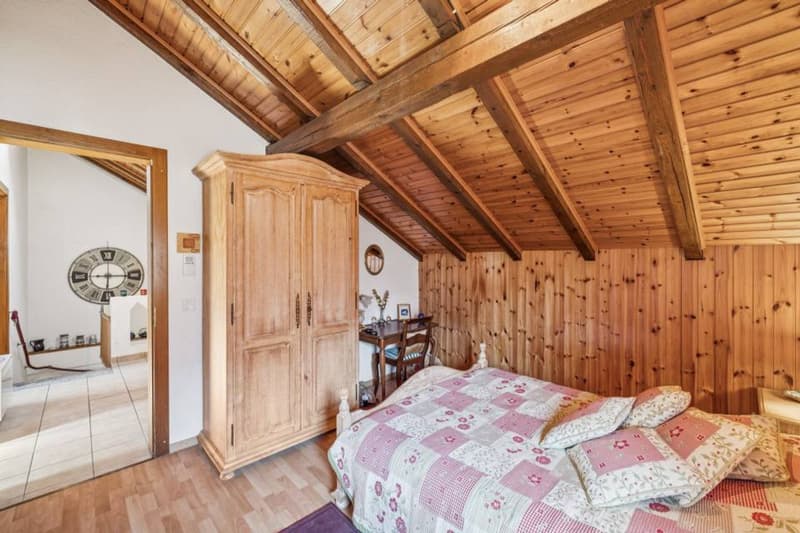Élégante maison jumelée avec vaste terrain au coeur de Saillon (10)
