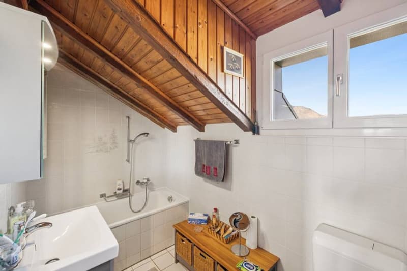 Élégante maison jumelée avec vaste terrain au coeur de Saillon (9)