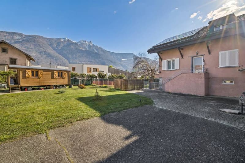 Élégante maison jumelée avec vaste terrain au coeur de Saillon (13)
