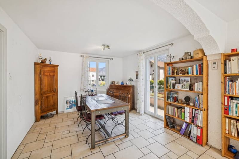 Élégante maison jumelée avec vaste terrain au coeur de Saillon (6)