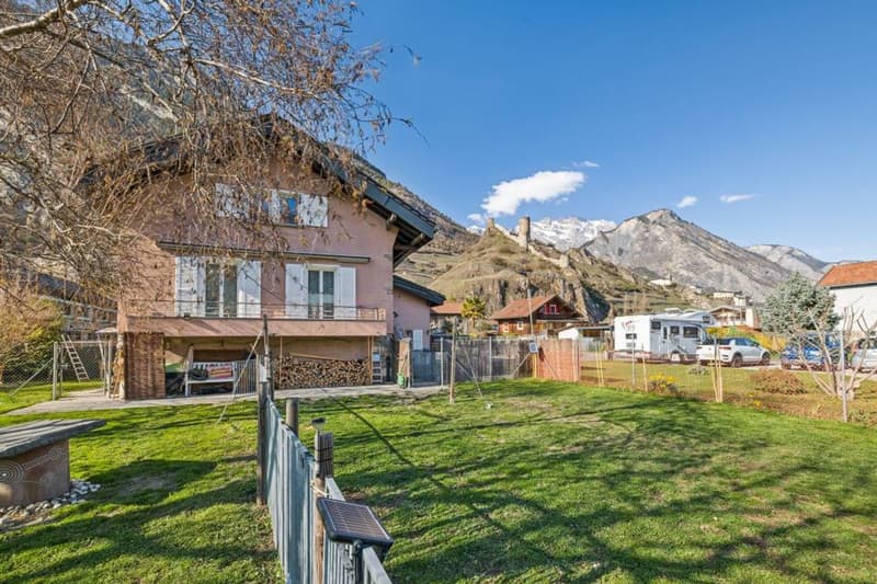 Élégante maison jumelée avec vaste terrain au coeur de Saillon (12)