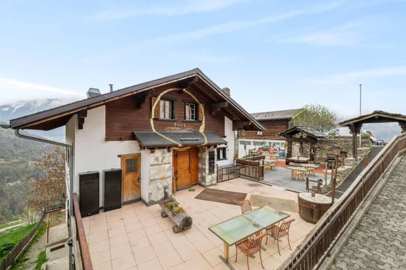 Appartement ou projet au centre de Mase avec vaste terrasse (11)