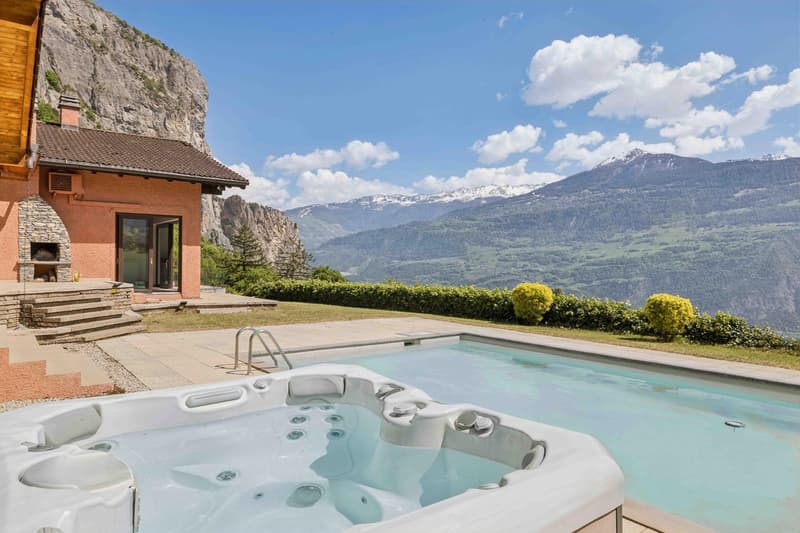 Villa d'exception avec piscine et panorama spectaculaire sur la vallée (7)