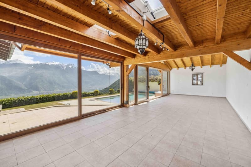 Villa d'exception avec piscine et panorama spectaculaire sur la vallée (13)