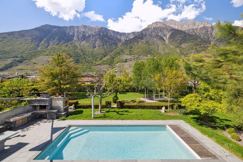 Villa exclusive avec piscine, volumes généreux et cadre idyllique (1)