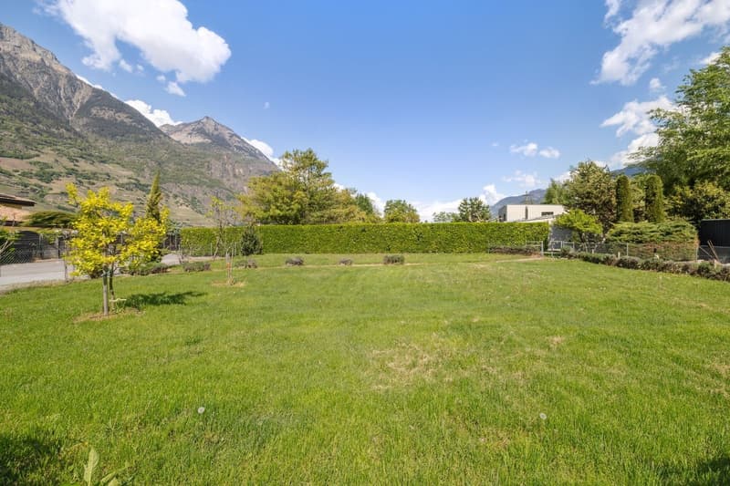 Villa exclusive avec piscine, volumes généreux et cadre idyllique (12)