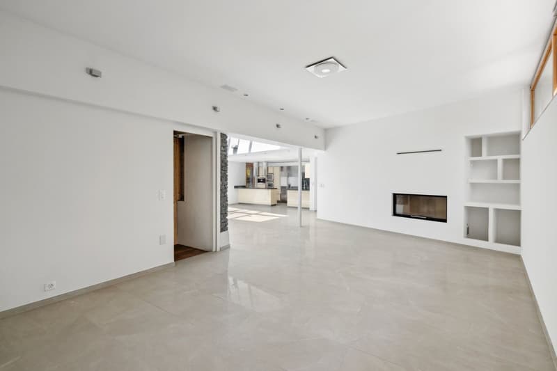 Villa exclusive avec piscine, volumes généreux et cadre idyllique (5)