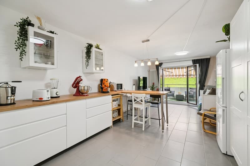 Appartement de 2.5 pces traversant avec deux salles de bains (3)