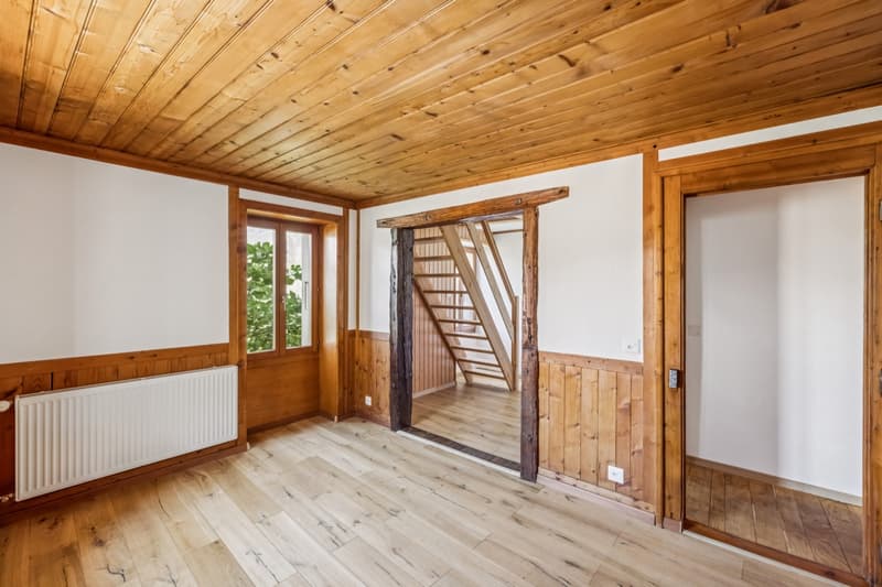 Maison de caractère dans un environnement naturel avec vue dégagée (7)