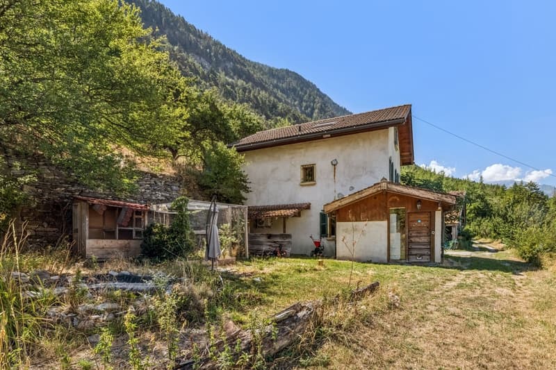 Maison de caractère dans un environnement naturel avec vue dégagée (2)