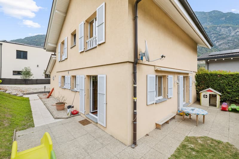 Belle villa individuelle de 5,5 pièces offrant de beaux volumes (3)