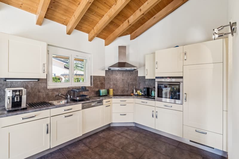 Villa individuelle avec vaste terrain dans un environnement calme (4)