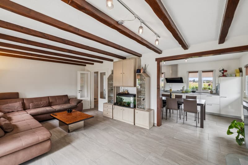 Maison familiale au coeur d'un généreux écrin de verdure (5)