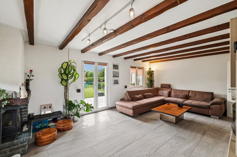 Maison familiale au coeur d'un généreux écrin de verdure (7)