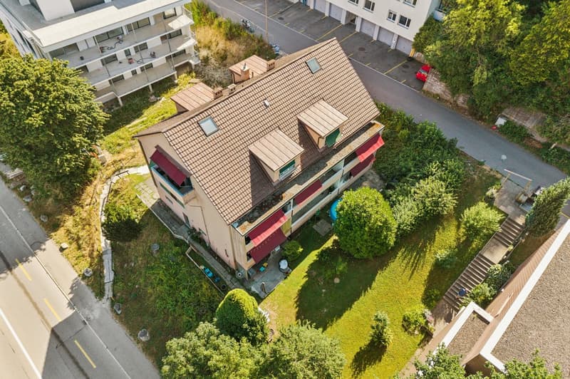 Immeuble de rendement de 8 logements entièrement loué, offrant un rend (8)