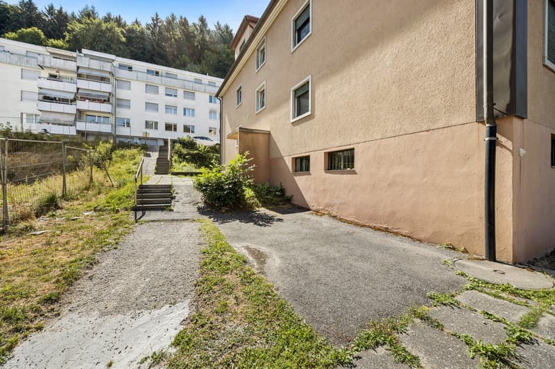 Immeuble de rendement de 8 logements entièrement loué, offrant un rend (3)