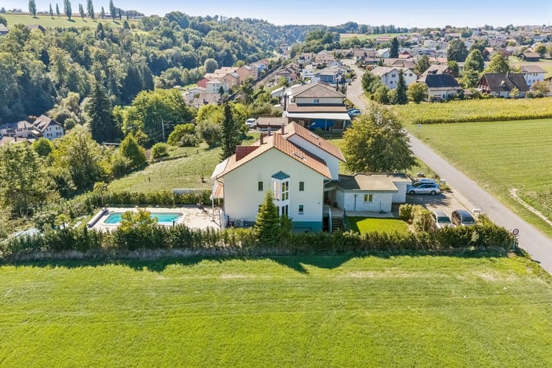 La masion en bordure de la zone agricole